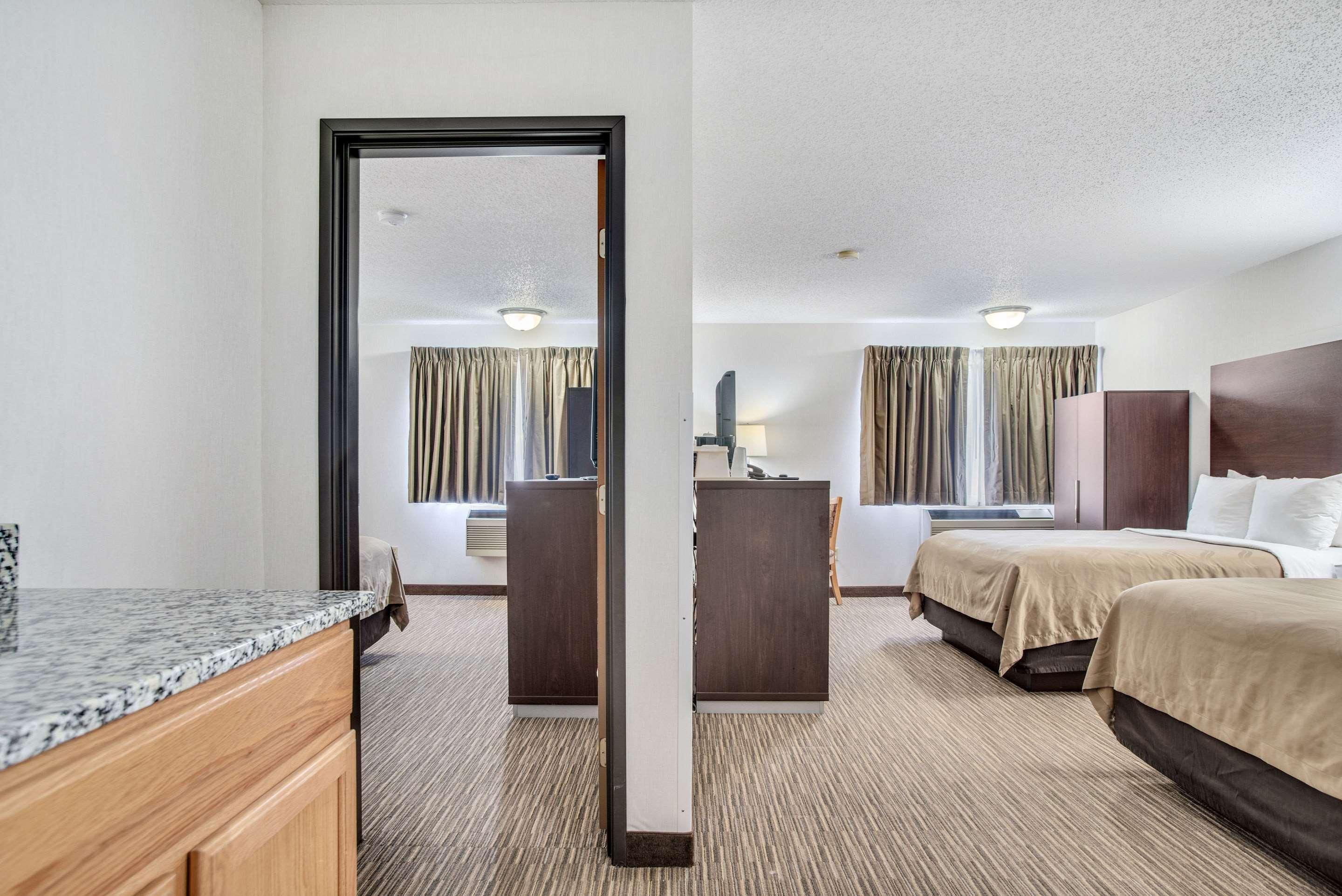 Everspring Inn & Suites Hill City Exterior foto